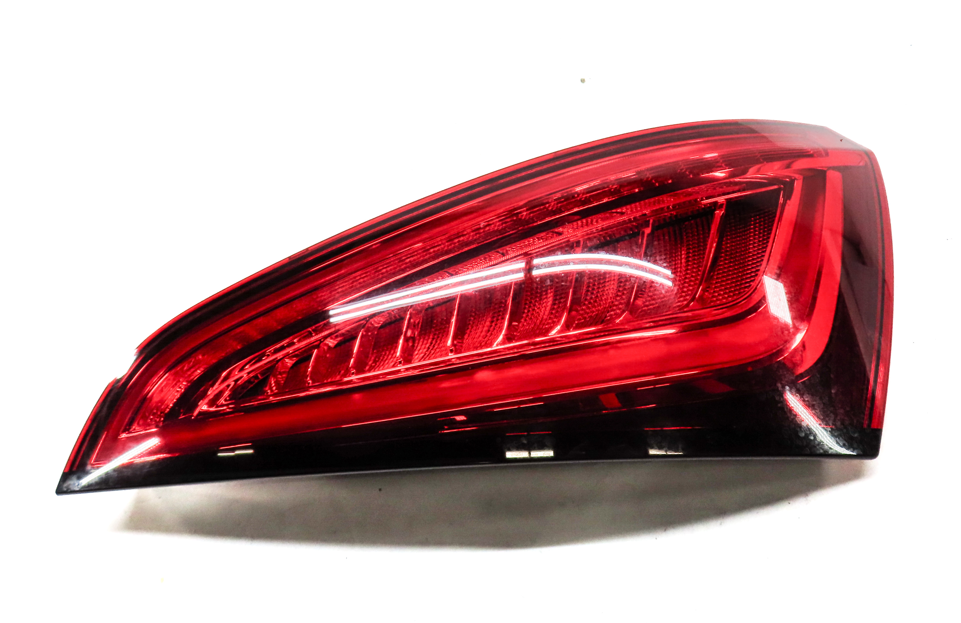 2013-2017 AUDI Q5 SQ5 (B8 8R) RIGHT PASSENGER TAILLIGHT BRAKE LIGHT LAMP (LED) — exact item pictured